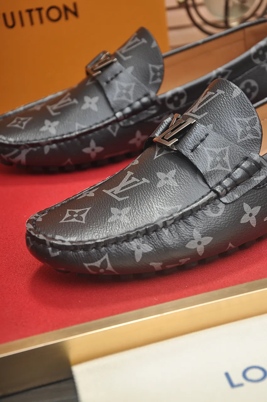 Men's men's shoes 💰420💶 [LV Doudou shoes] (water-dyed cowhide lining) new model is on the market, available on the official website. The new Doudou shoes are processed into single-color materials, and the uppers are made of imported horsehide leather. The body of the shoe is fully hemmed with mark thread, and is lined with imported original cowhide leather. The elegant shoe shape is super suitable for all-matching, and the size is 38-44.